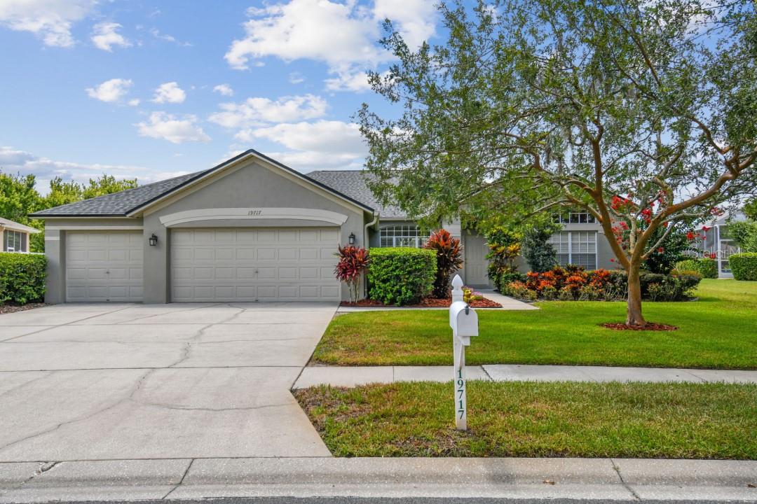 19717 Lake Osceola Lane, Sold in Odessa Zoocasa