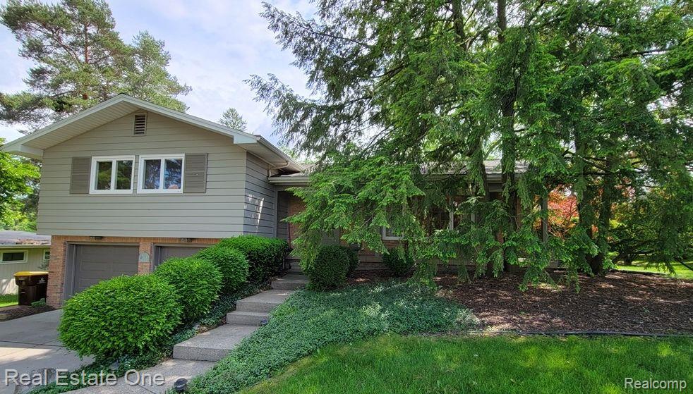 Mar Moor Dr, Lansing, MI 48917 #1