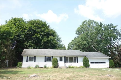3052 S Prior Rd, Coventry Township, OH, 44319-1032 | Card Image
