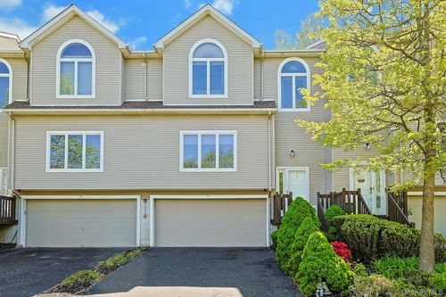 61 Leif Blvd, Congers, NY, 10920-1312 | Card Image