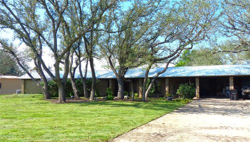 135 Lakeview Dr, Brady, TX, 76825-7701 | Card Image