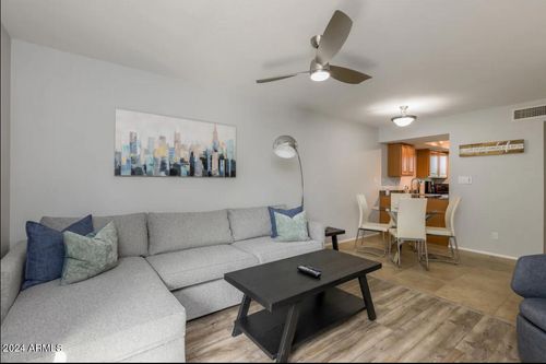 95-935 N Granite Reef Rd, Scottsdale, AZ, 85257-4585 | Card Image