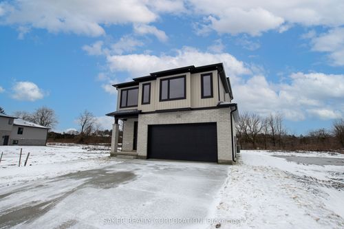 536 Regent St, Mount Brydges, ON, N0L1W0 | Card Image