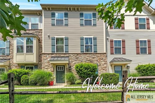 605-605 Bayside Ct, South Amboy, NJ, 08879-1993 | Card Image