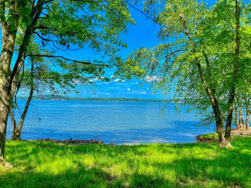 284 A Lake Shore Dr, New Concord, KY, 42076-9419 | Card Image
