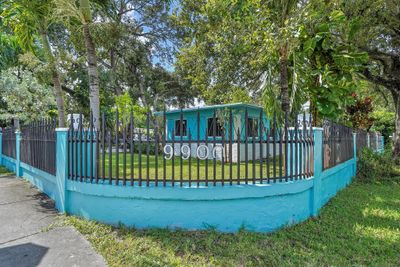 9900 Nw 8th Avenue, House other with 3 bedrooms, 2 bathrooms and null parking in Miami FL | Image 2