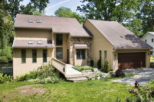 10773 Frankfort, Pinckney, MI, 48169-8432 | Card Image