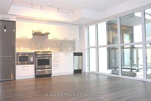 1111-87 Peter St, Toronto, ON, M5V0P1 | Card Image