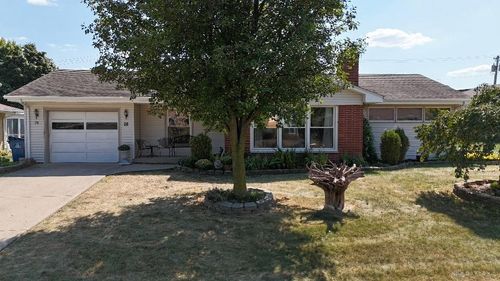 28 Warner Dr, Tipp City, OH, 45371-1330 | Card Image