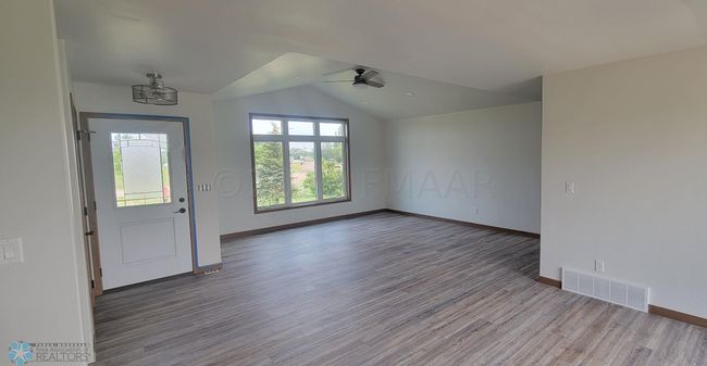 Living Room 2 | Image 9