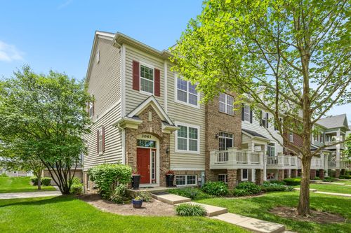 3061 Hughsdale St, Elgin, IL, 60124-8942 | Card Image