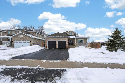 16 Sheppard Dr, Victoria Harbour, ON, L0K2A0 | Card Image