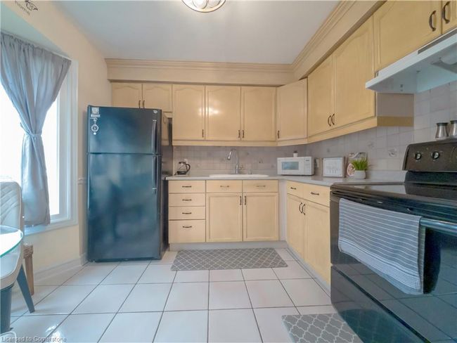 19 - 18 Barry St, Townhouse with 3 bedrooms, 2 bathrooms and 1 parking in Saint Catharines ON | Image 6