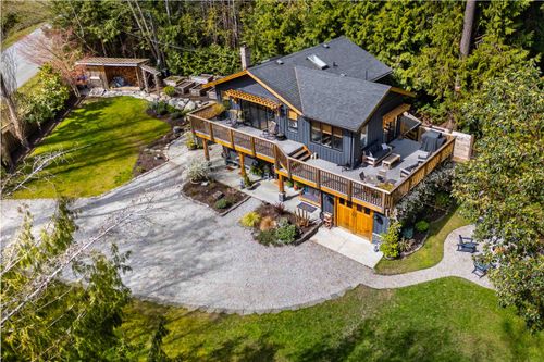 5522 Wakefield Rd, Sechelt, BC, V7Z0N3 | Card Image