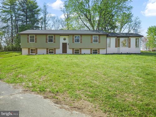 104 Carrell Ln, CHARLES TOWN, WV, 25414-5292 | Card Image