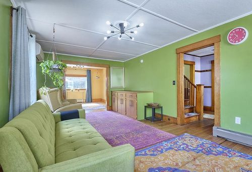 16 Willow St, Brattleboro, VT, 05301-6538 | Card Image