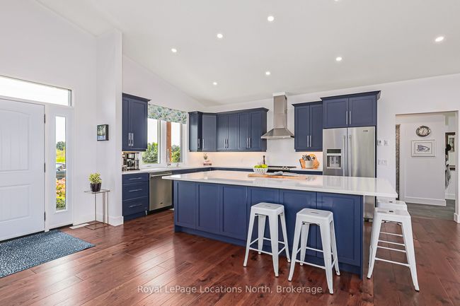 638508 St.Vincent Sydenham Tline, House other with 3 bedrooms, 3 bathrooms and 6 parking in Owen Sound ON | Image 9