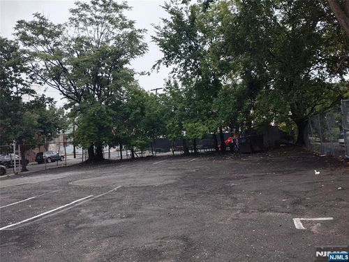 10-8-10 N 1st St, Paterson, NJ, 07522-1703 | Card Image