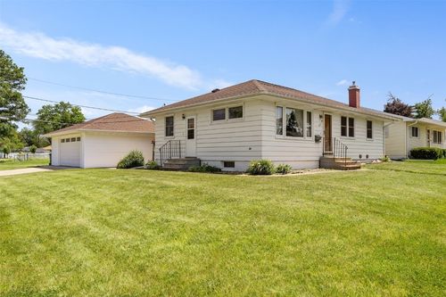 425 28th St Nw, Cedar Rapids, IA, 52405-3613 | Card Image