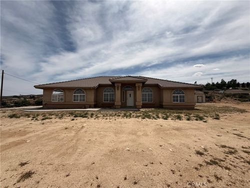 4315 Snow Line Dr, Phelan, CA, 92371-8682 | Card Image