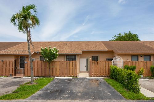 0-6707 Nw 193rd Ln, Hialeah, FL, 33015-2445 | Card Image