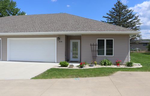 218 Thomas Dr, Rollingstone, MN, 55969-4119 | Card Image