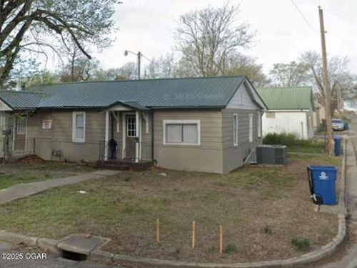 1302 Iowa Ave, Joplin, MO, 64801-4952 | Card Image