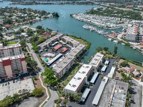 240-220 Santa Maria St, VENICE, FL, 34285-1812 | Card Image