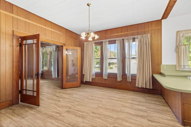 911 N Avenue C, House other with 3 bedrooms, 2 bathrooms and null parking in Elgin TX | Image 21
