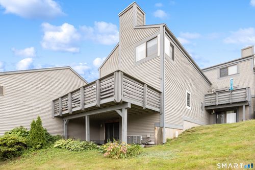 561-561 Pilgrim Hbr, Wallingford, CT, 06492-5444 | Card Image