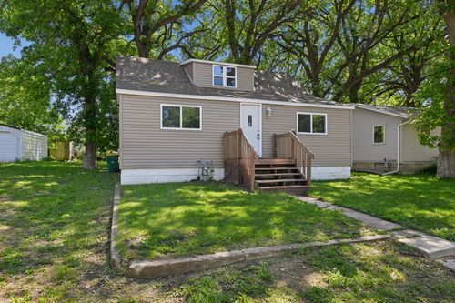 108 Maple St, Jackson, MN, 56143-1142 | Card Image