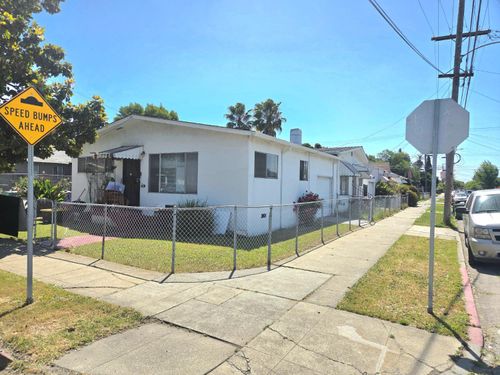 8106 Holly St, Oakland, CA, 94621-2361 | Card Image