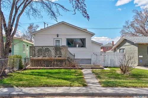 952 Wallace St, Regina, SK, S4N3Y5 | Card Image