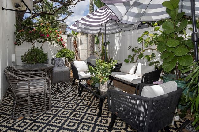 Private patio | Image 21