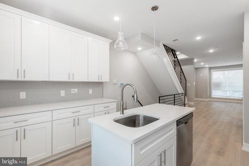unit-2-2550 N Howard St, PHILADELPHIA, PA, 19133-4058 | Card Image