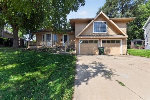 2314 Cambridge St, Leavenworth, KS, 66048-4088 | Card Image