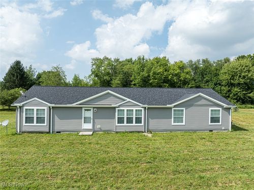 5719 N Richmond Rd, Pierpont, OH, 44082-9766 | Card Image