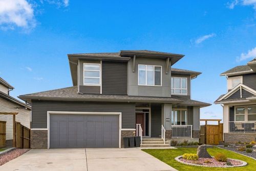 10 Heritage Close, Cochrane, AB, T4C3G8 | Card Image