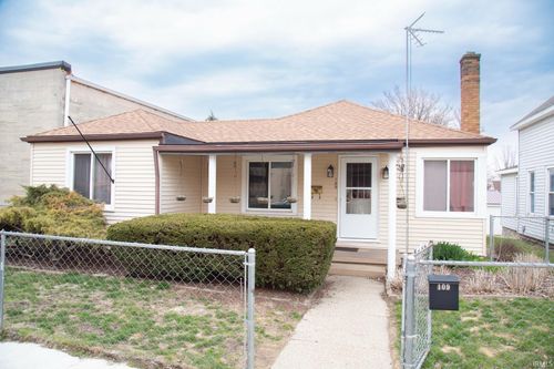 109 E North St, Bremen, IN, 46506-1227 | Card Image