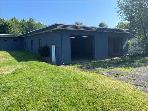 10 Rhoda St, Farrell, PA, 16121-2404 | Card Image