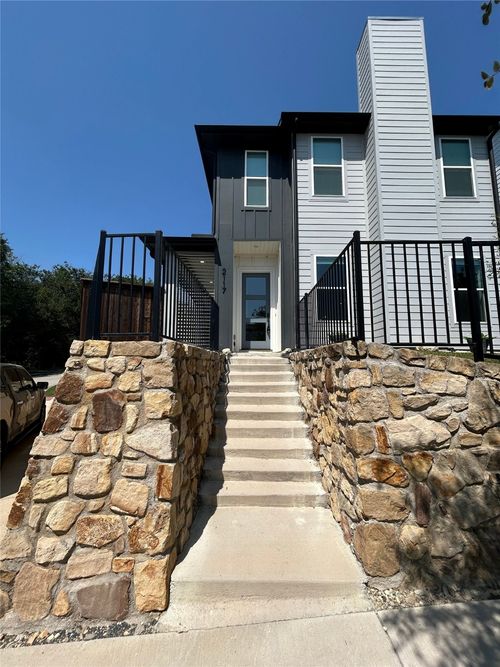 2117 River East Ln, Fort Worth, TX, 76111-1505 | Card Image