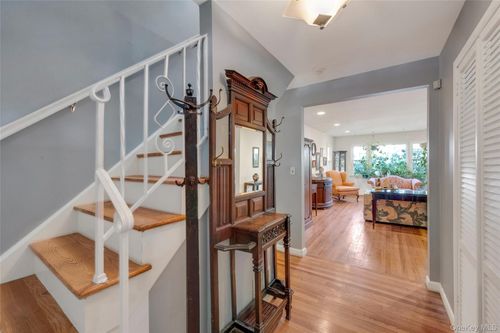 119 Goldens Bridge Rd, Katonah, NY, 10536-3441 | Card Image