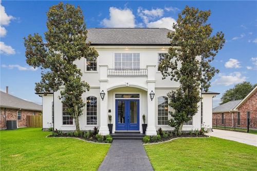 9 Woodlake Blvd, Kenner, LA, 70065-1030 | Card Image