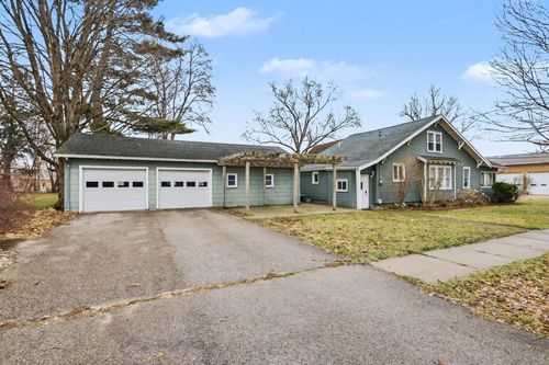 234 W Pleasant St, Watervliet, MI, 49098-9152 | Card Image