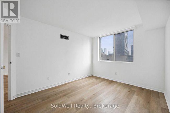 1802 - 25 Grenville St, Condo with 2 bedrooms, 1 bathrooms and null parking in Toronto ON | Image 24