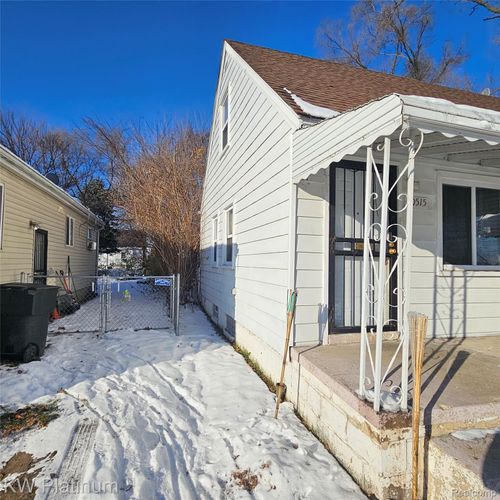 20515 Mendota St, Detroit, MI, 48221-1049 | Card Image