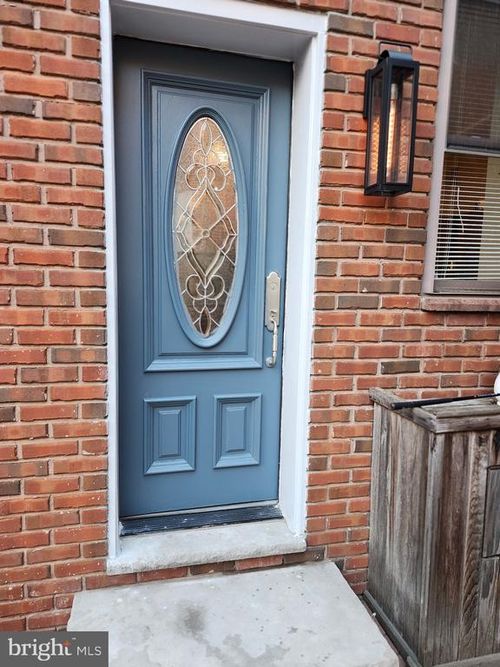 733 Carpenter St, PHILADELPHIA, PA, 19147-3952 | Card Image