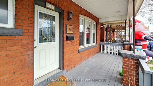 {{alt}} | Card Image