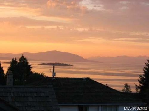 6738 Ellen Pl, Nanaimo, BC, V9V1A2 | Card Image