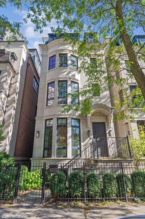 1907 N Lincoln Park West Street, Chicago, IL, 60614 | Card Image